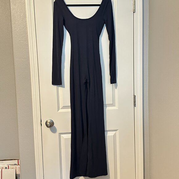 Elegant Navy Jumpsuit - Picture 2 of 10